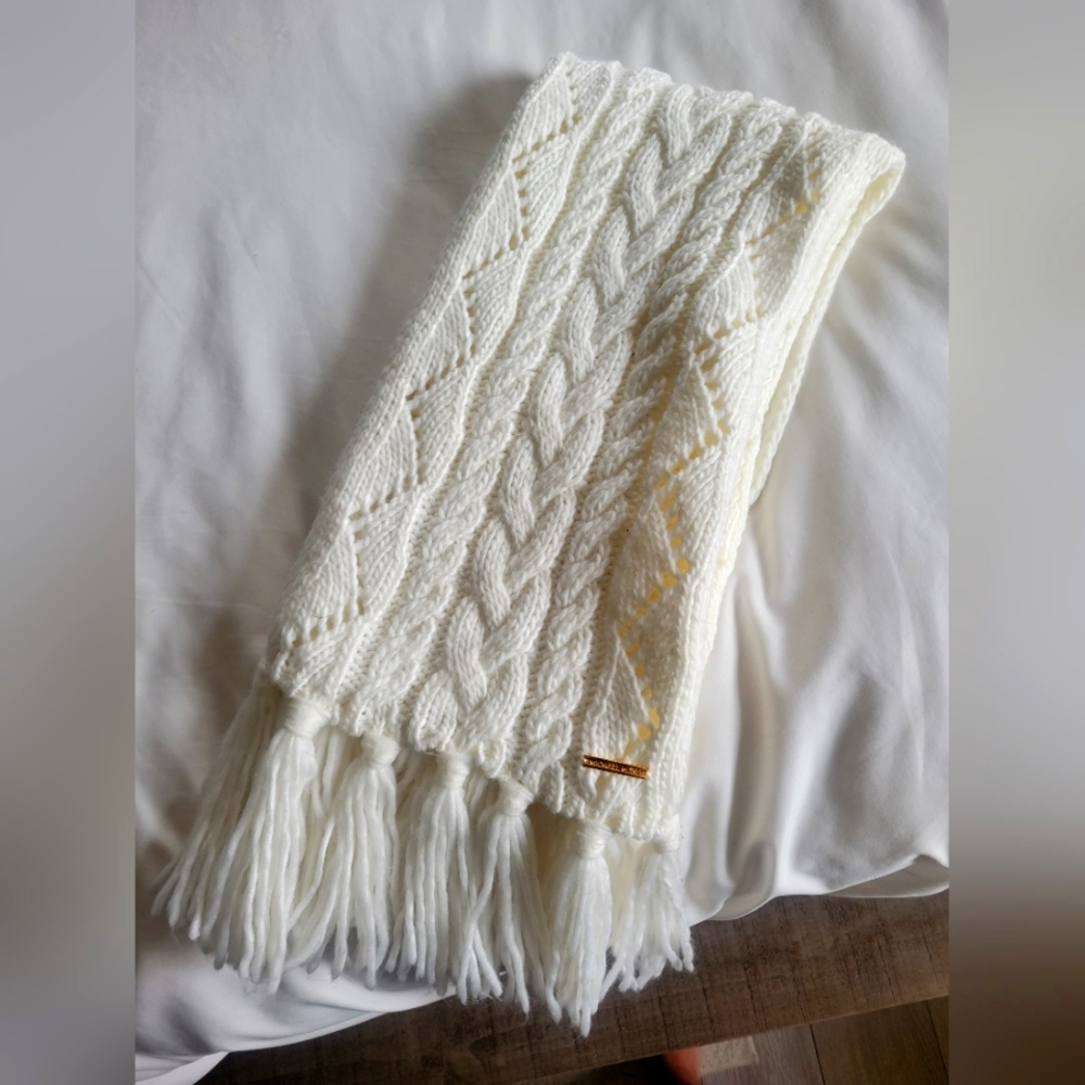 Michael kors white scarf